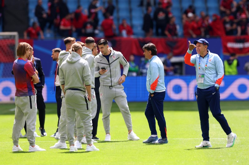 EURO2024: Atmosfera na stadionu prije početka utakmice Hrvatska - Albanija