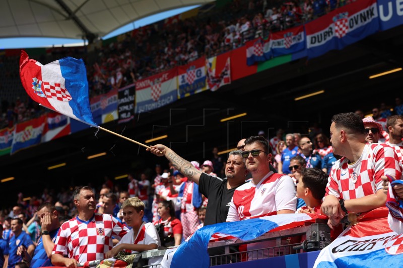 EURO2024: Atmosfera na stadionu prije početka utakmice Hrvatska - Albanija