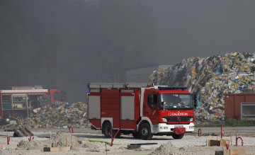 Ugašen veći dio požara koji je planuo u tvrtki EKO FLOR u Zaprešiću