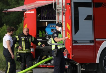 Ugašen veći dio požara koji je planuo u tvrtki EKO FLOR u Zaprešiću