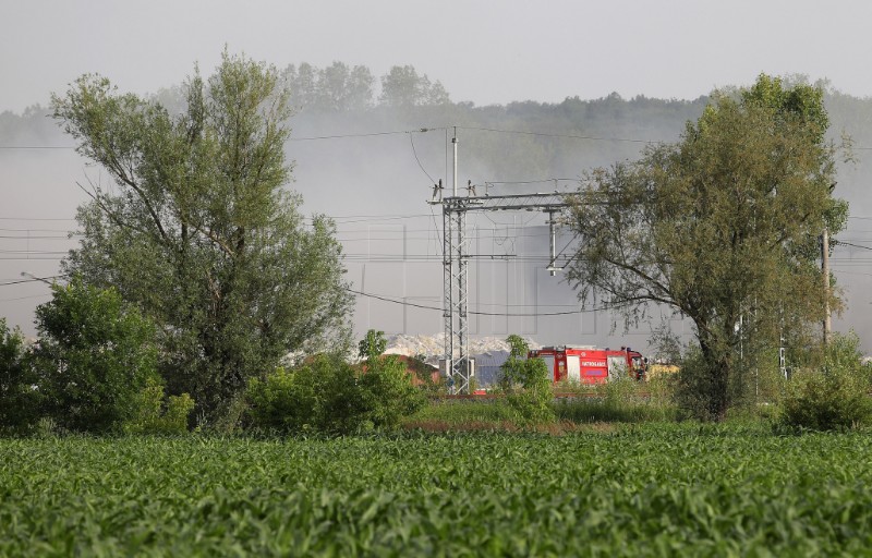 Ugašen veći dio požara koji je planuo u tvrtki EKO FLOR u Zaprešiću