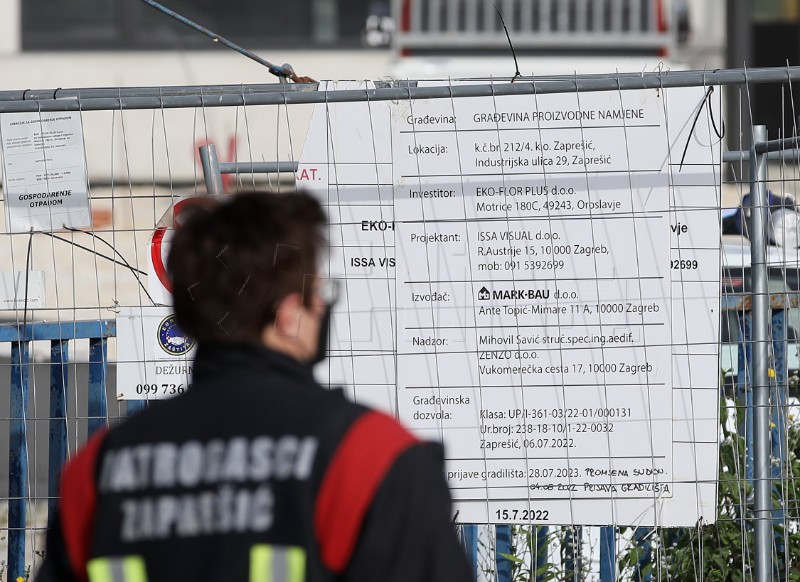 Ugašen veći dio požara koji je planuo u tvrtki EKO FLOR u Zaprešiću