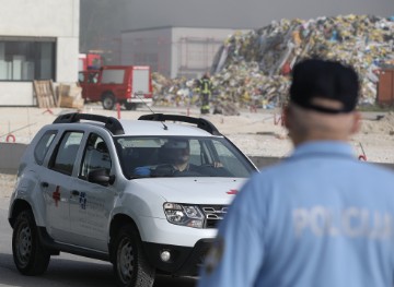 Ugašen veći dio požara koji je planuo u tvrtki EKO FLOR u Zaprešiću