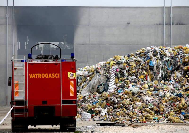 Ugašen veći dio požara koji je planuo u tvrtki EKO FLOR u Zaprešiću