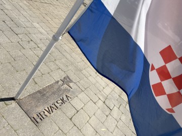 U spomen-parku u Schengenu otkrivena hrvatska zvjezdica i zastava