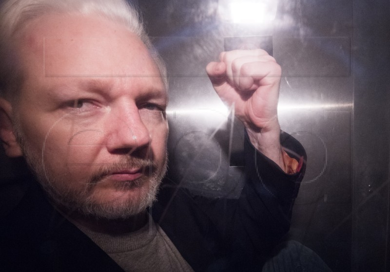 (FILE) BRITAIN JUSTICE WIKILEAKS ASSANGE 