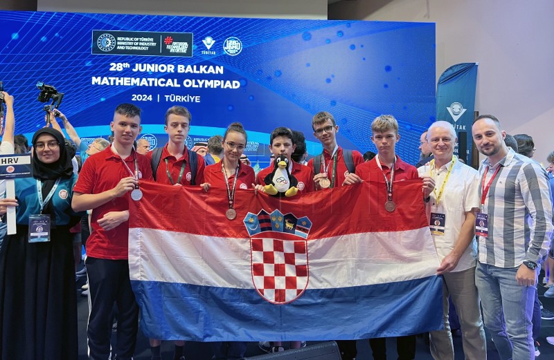 Hrvatski učenici osnovnih škola osvojili medalje na natjecanju iz matematike