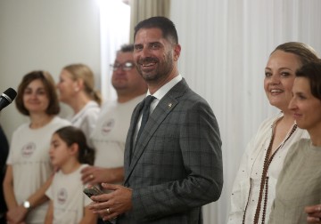 Plenković primio Hrvatsku folklornu grupu Zagreb iz Pertha