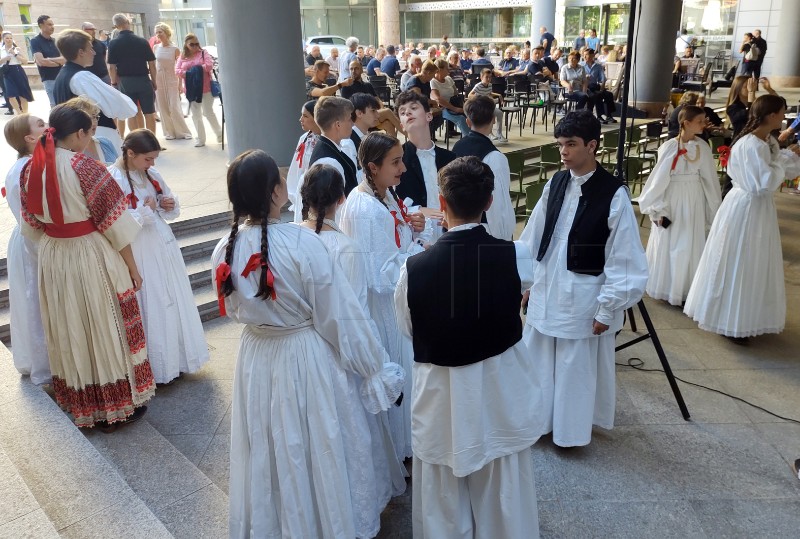 U Osijeku održan zajednički koncert STD Paje Kolarića i Hrvata iz SAD-a i Kanade