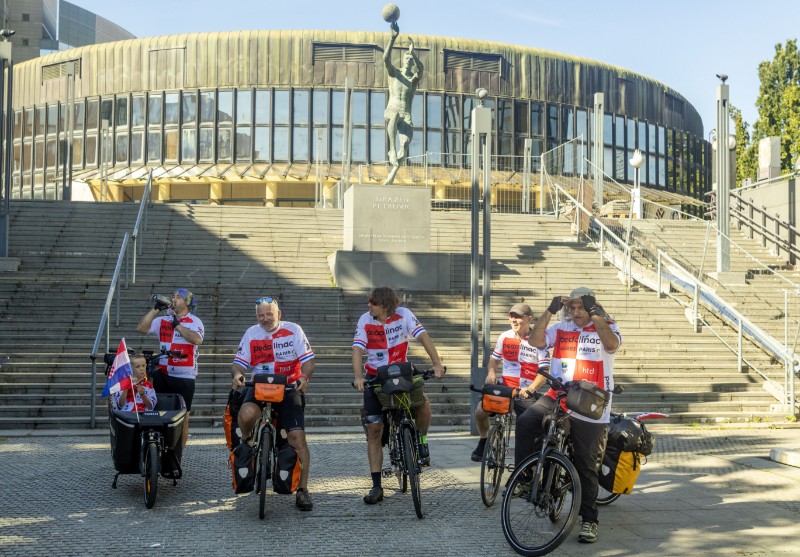 Pedalinci krenuli biciklima na OI u Parizu