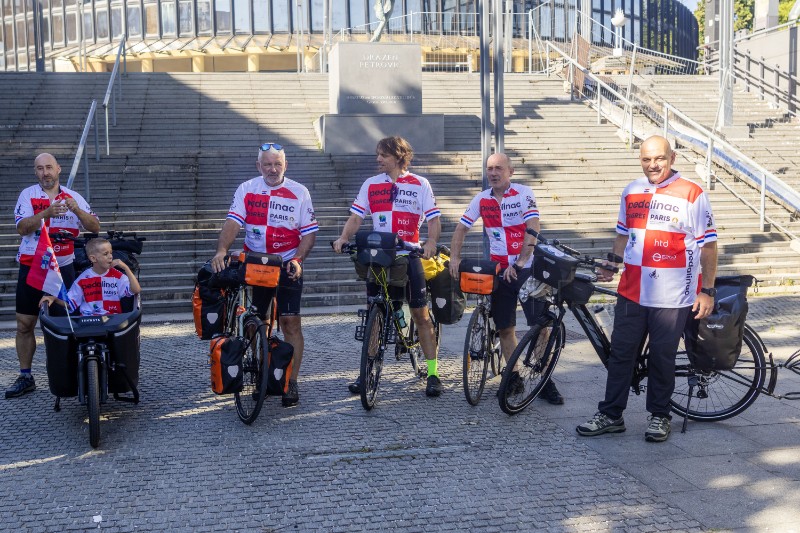 Pedalinci krenuli biciklima na OI u Parizu