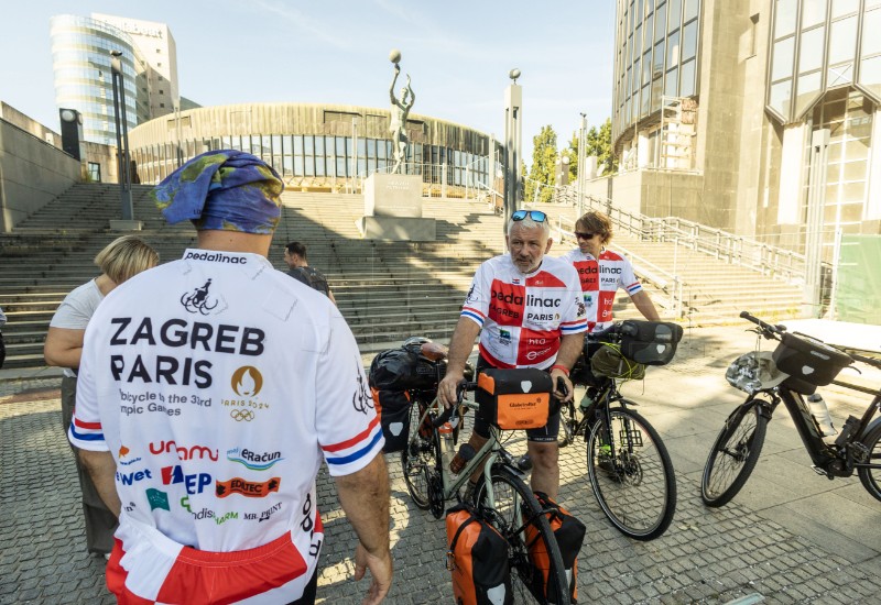 Pedalinci krenuli biciklima na OI u Parizu