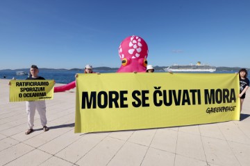 Zadar - Aktivisti Greenpeacea održali konferenciju za novinare