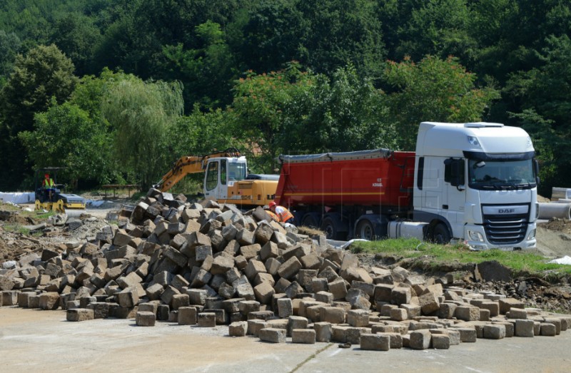 Tomašević obišao gradilište rekonstrukcije tramvajskog okretišta Mihaljevac