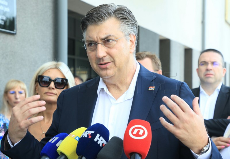 Plenković glasovao na izborima za predsjednika,zamjenika i potpredsjednike HDZ-a