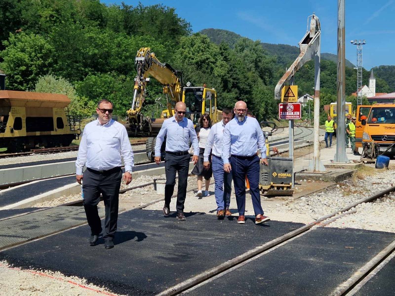 Ministar Butković obišao radove na modernizaciji željezničke pruge Zabok-Krapina