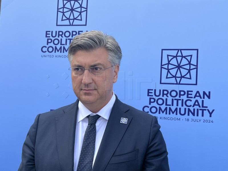 Plenković na samitu EPC-a razgovorao s Milatovićem i Radevim