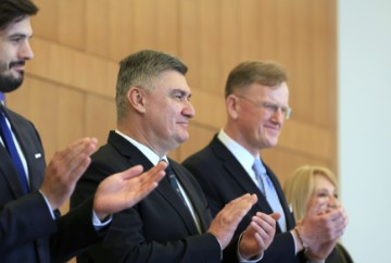 Zoran Milanović uručio odlikovanja hrvatskoj vaterpolskoj reprezentaciji