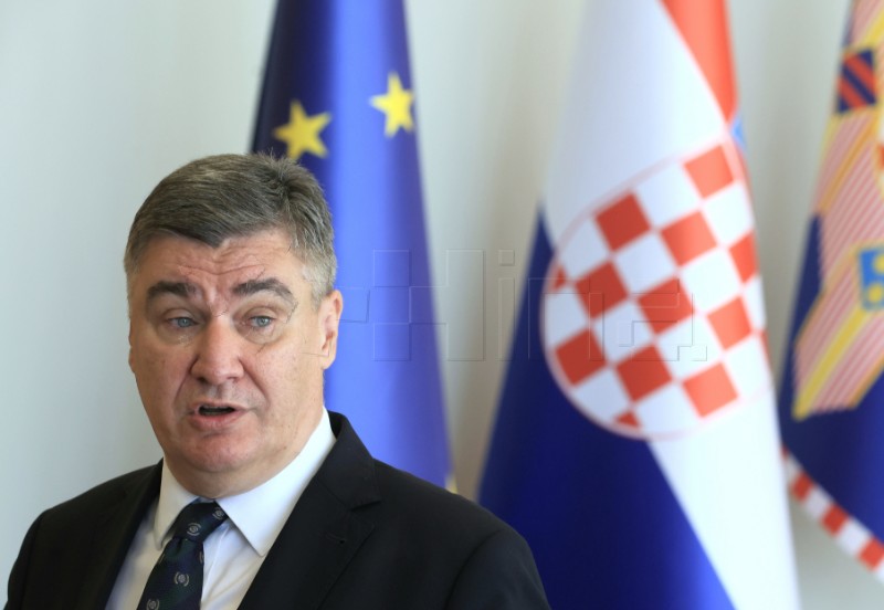 Zoran Milanović uručio odlikovanja hrvatskoj vaterpolskoj reprezentaciji