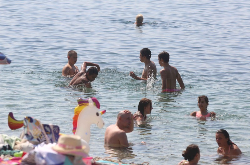 Rijeka: Kupači pohrlili na riječke plaže