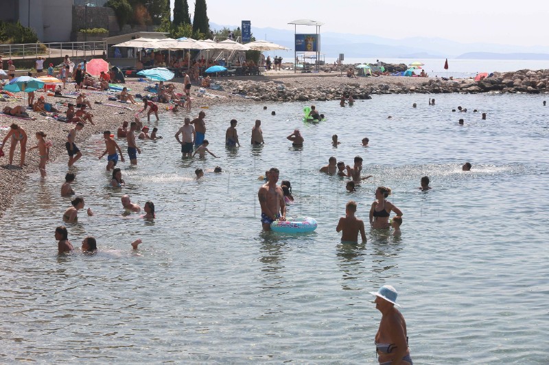 Rijeka: Kupači pohrlili na riječke plaže