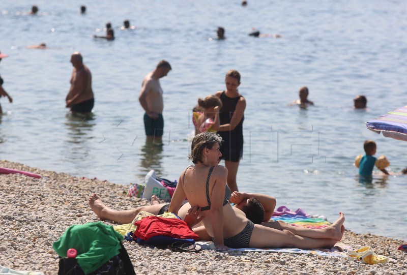 Rijeka: Kupači pohrlili na riječke plaže