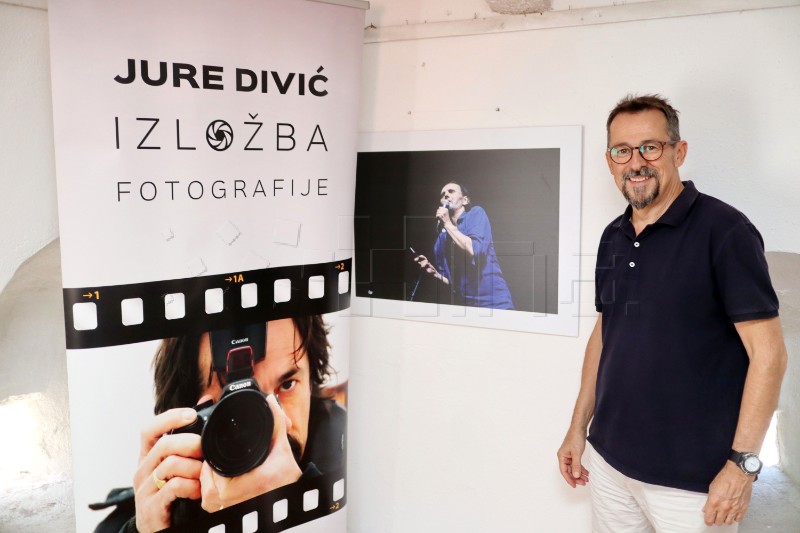 Vrgorac: Izložba fotografija Jure Divića "Rock portreti"