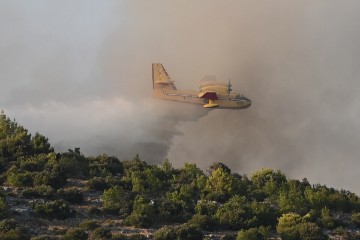 Požar na brdu u Vrsinama kod Trogira