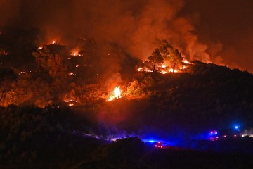 Požar u Tučepima i Podgori