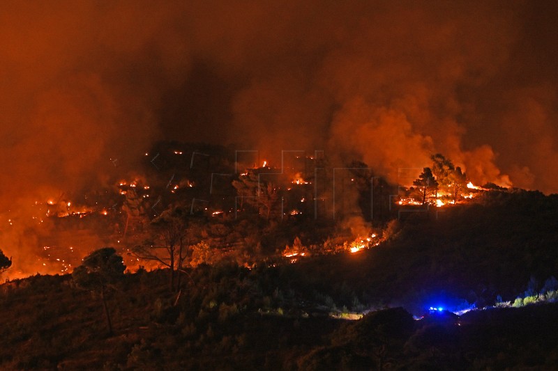 Požar u Tučepima i Podgori