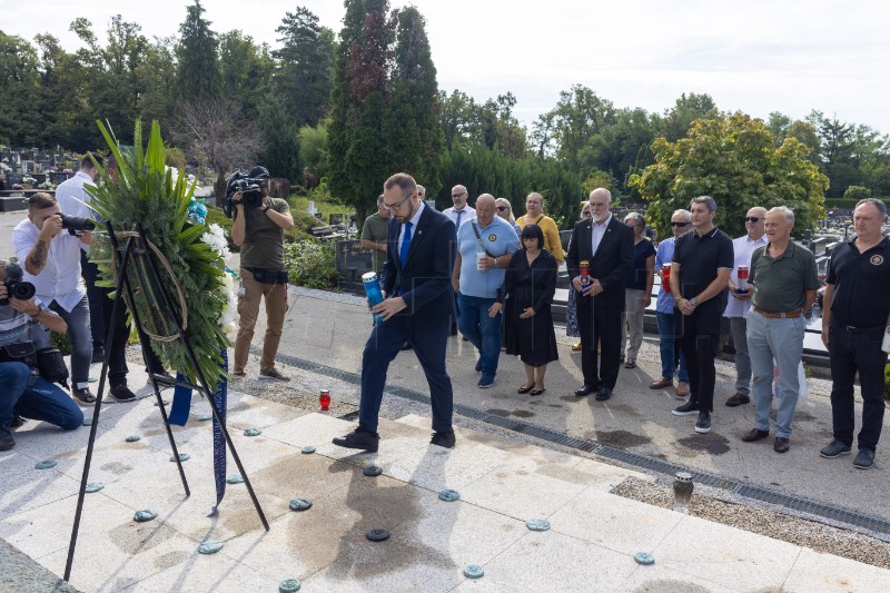 Tomašević na Mirogoju povodom Dana pobjede i domovinske zahvalnosti