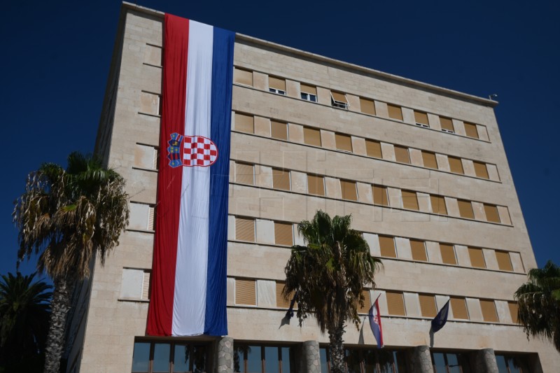 Split: Za Dan pobjede položeni vijenci u Parku hrvatskih branitelja