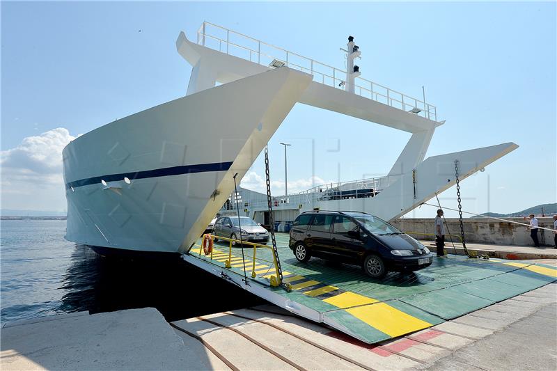 Jadrolinija mourning death of its sailors, flags flown at half-mast aboard its ships