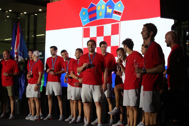 Doček hrvatskih olimpijaca u zagrebačkoj zračnoj luci