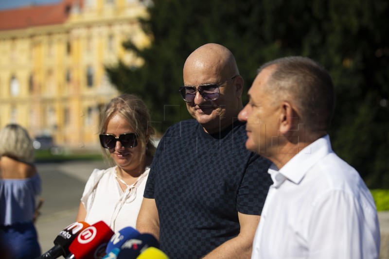 Konferencija za medije stranke Plavi grad o uvođenju mjere tzv. blokovskog parkiranja