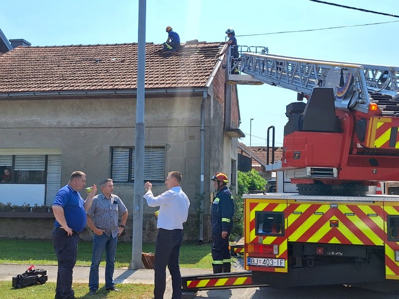 Olujno nevrijeme poharalo Općinu Hercegovac, oštećeno preko stotinu objekata