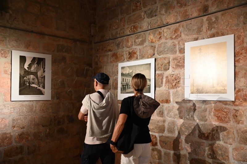 Gostujuća izložba “Grad Vilnius na starim fotografijama” u Dubrovniku