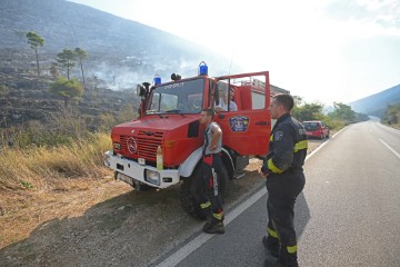 Požar kod Žrnovnice lokaliziran