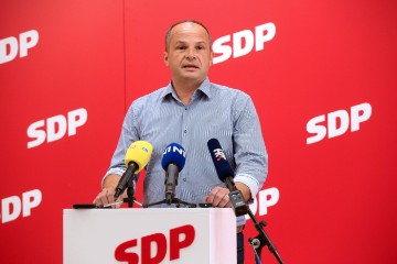 Hajdaš Dončić predao kandidaturu za predsjednika SDP-a