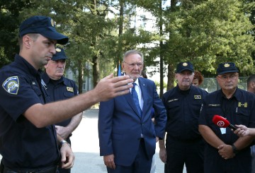 Primopredaja termovizijskih kamera s pripadajućim vozilima graničnoj policiji