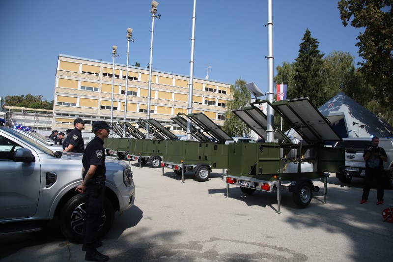 Primopredaja termovizijskih kamera s pripadajućim vozilima graničnoj policiji