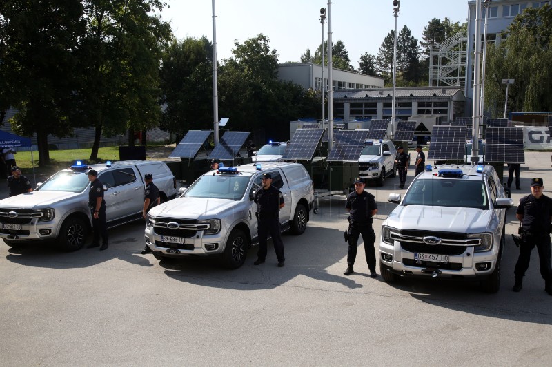 Primopredaja termovizijskih kamera s pripadajućim vozilima graničnoj policiji