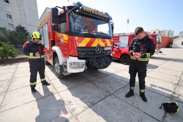 Zadar: Odana počast vatrogascima poginulim u kornatskoj tragediji