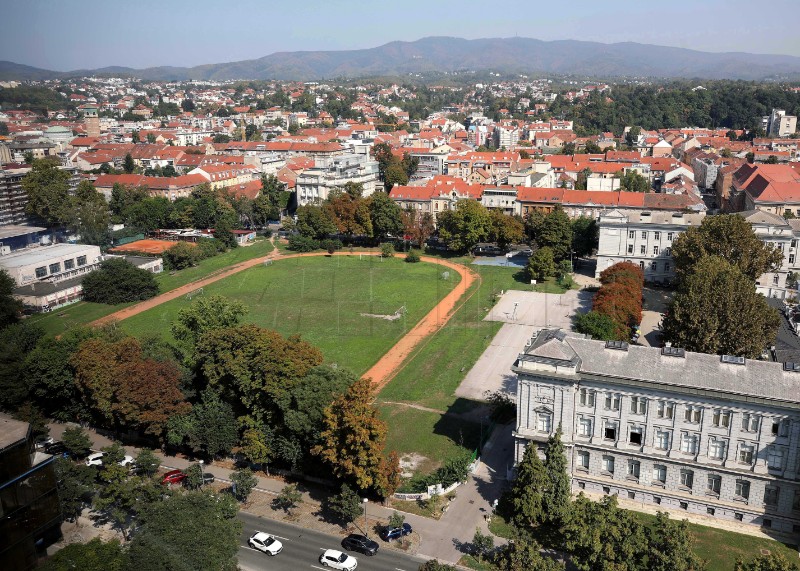 Srednjoškolsko igralište u Klaićevoj