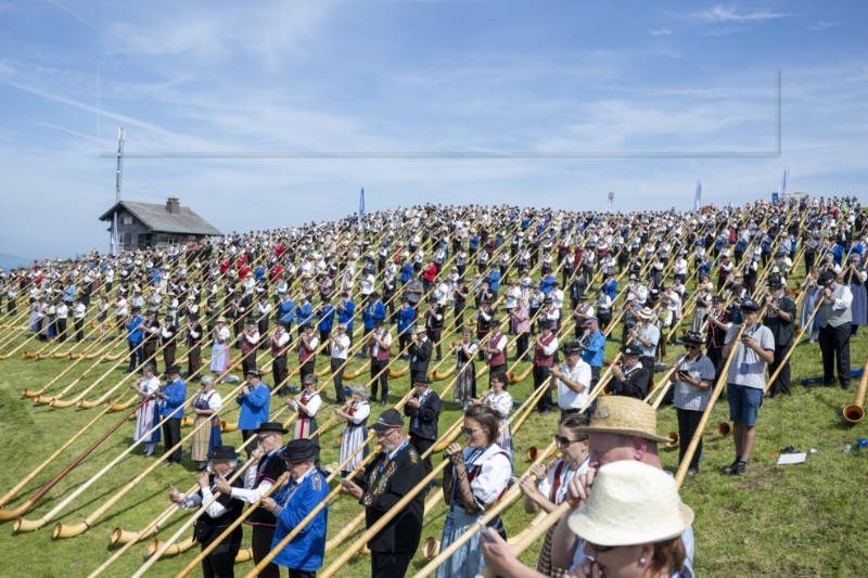 SWITZERLAND ALPHORN RECORD