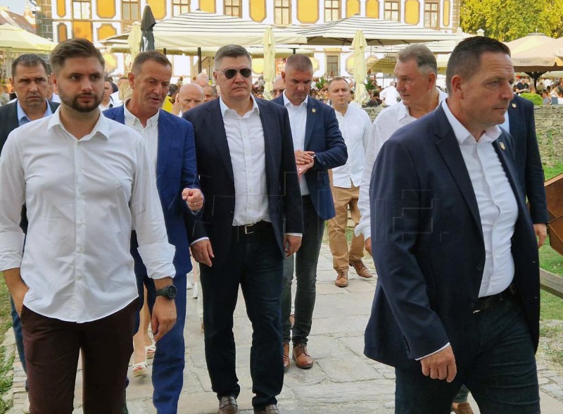 Predsjednik Milanović obišao varaždinski Špancirfest