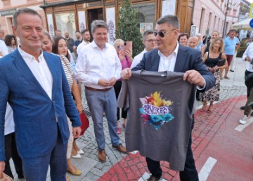 Predsjednik Milanović obišao varaždinski Špancirfest