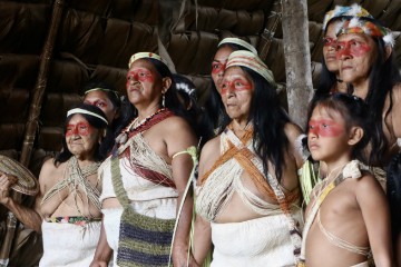 ECUADOR INDIGENOUS PEOPLE