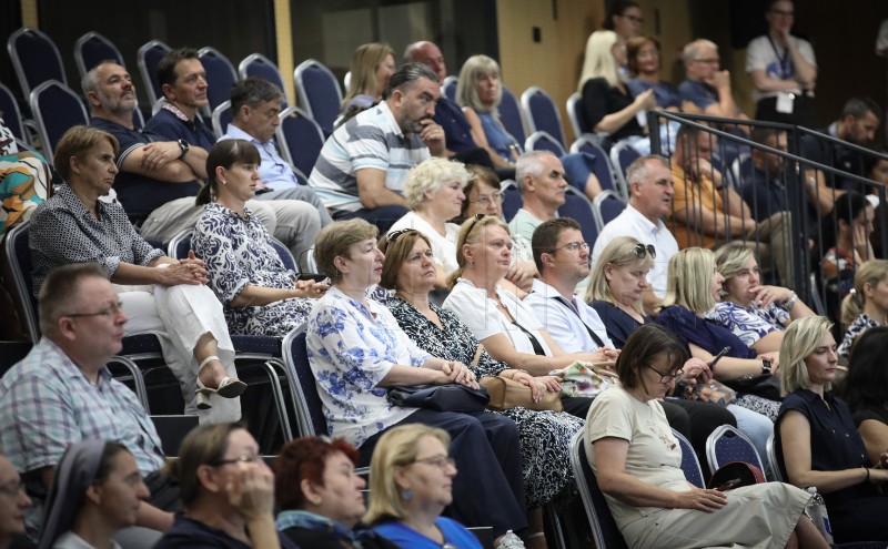 Promet: Stručno usavršavanje ravnatelja osnovnih škola