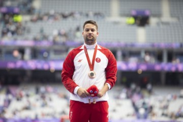 POI: Dodjela medalja u bacanju kugle kategorija F46